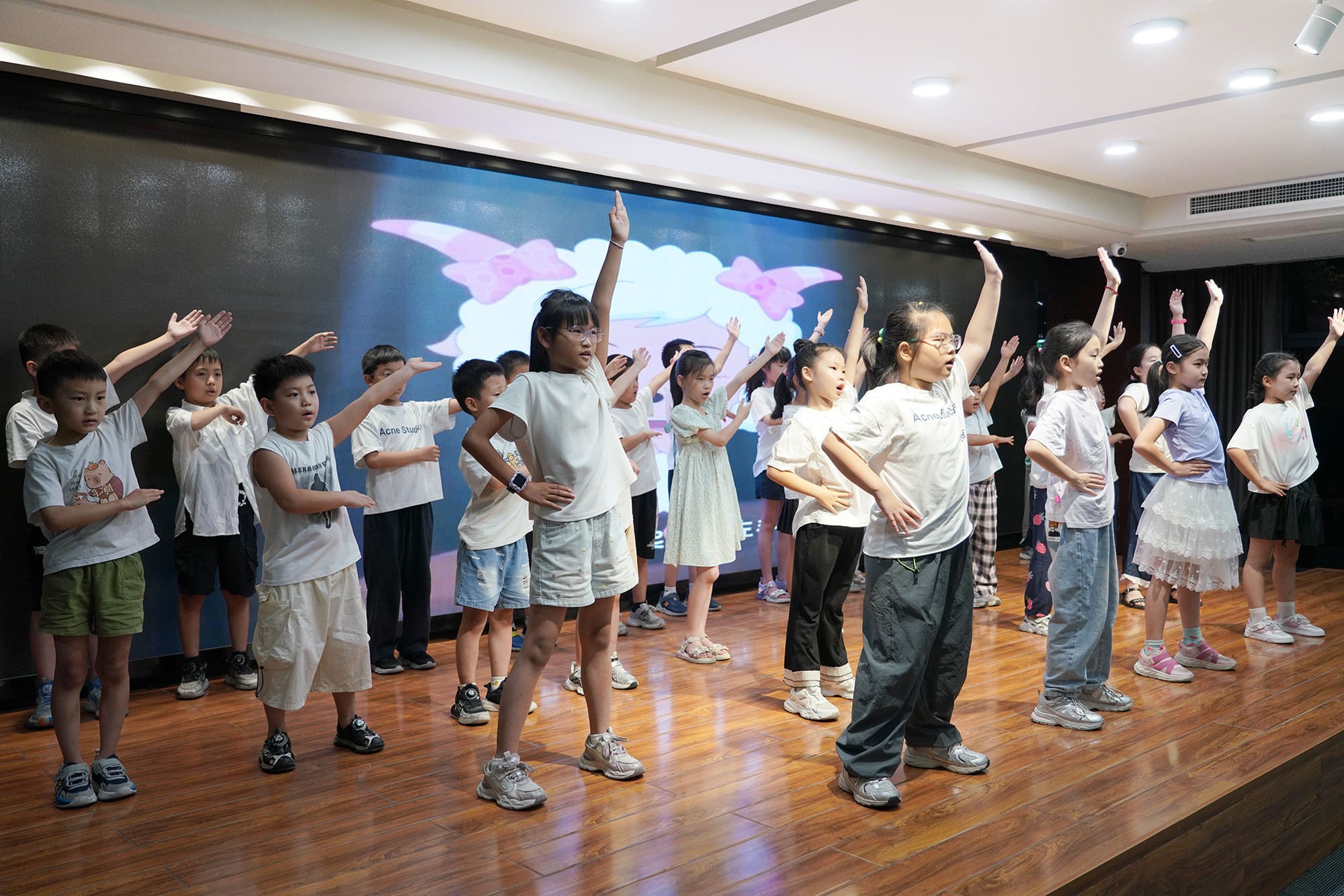 1760516529700089.jpg 暑托班结业仪式第二期26.JPG